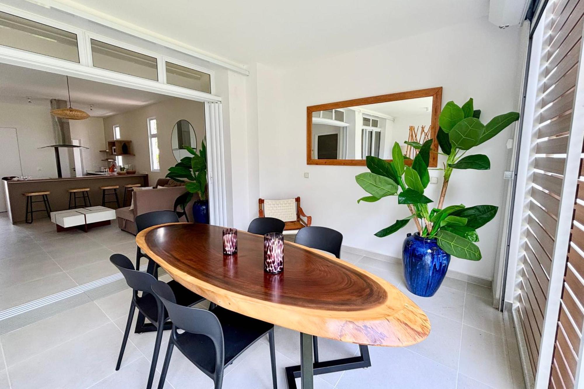 Gaia Lodge Seaside Paea Buitenkant foto